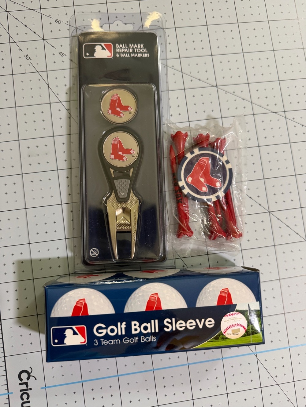 Boston Red Sox Golf Gift Lot NEW Balls Tees CVX Divot Tool Ball Markers MLB